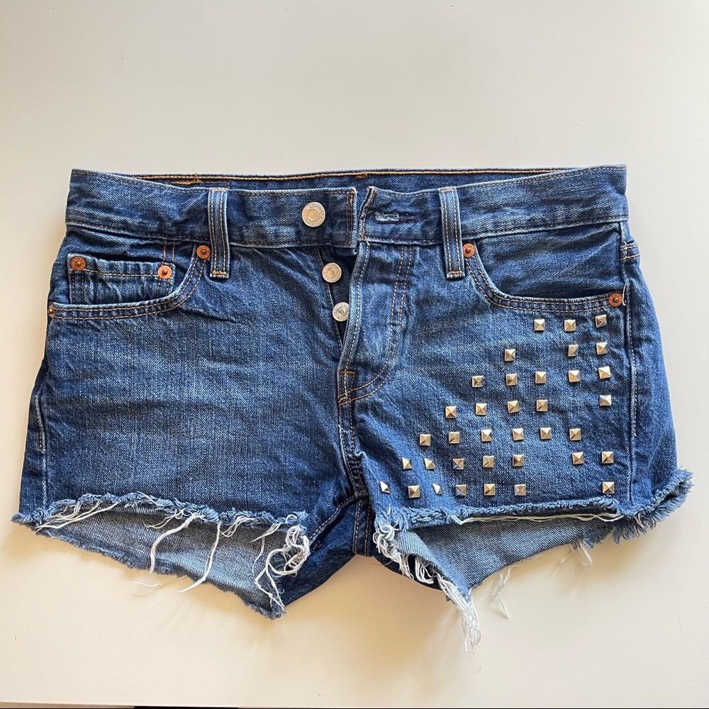 women’s Levi 501 studded denim shorts - HOT!